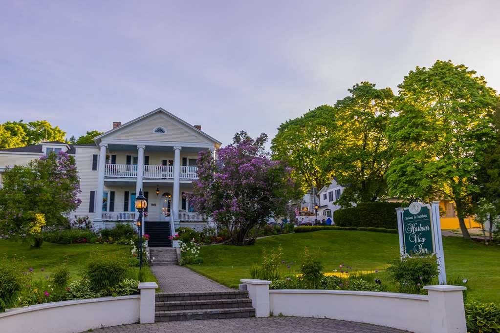 Harbour View Inn 매키낙 아일랜드 외부 사진